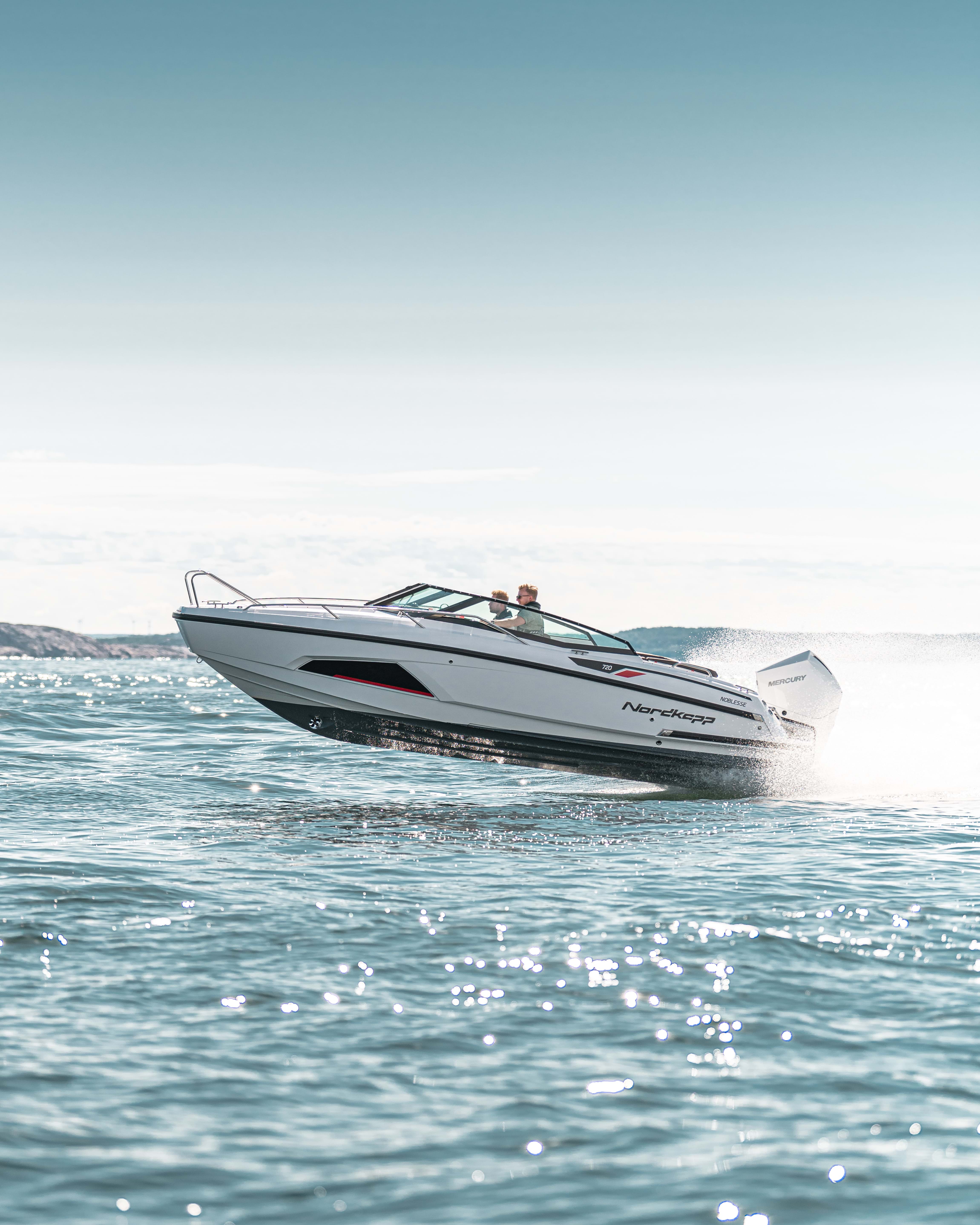 Nordkapp Noblesse 720: Defining the Definitive Daycruiser