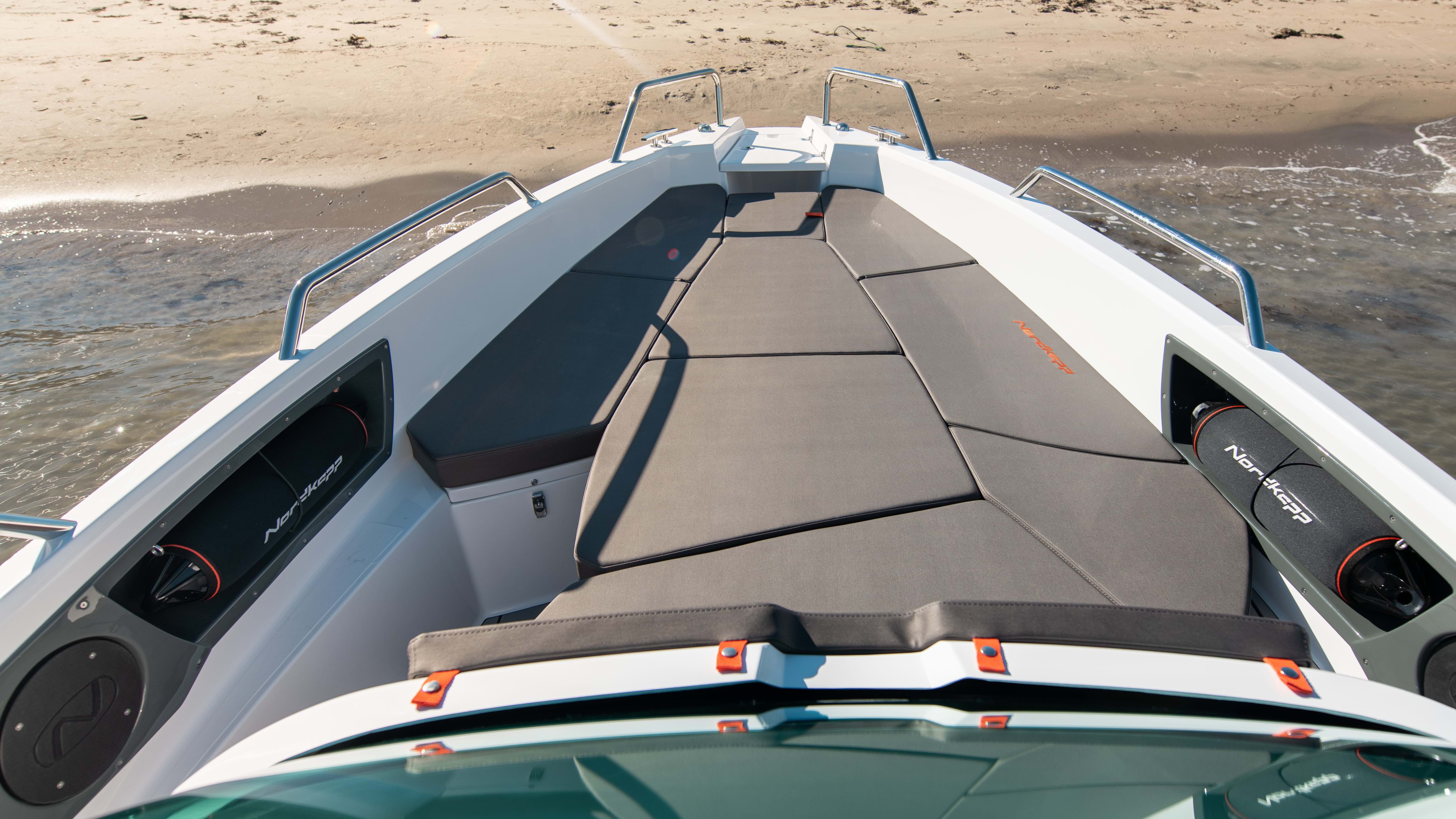 Nordkapp Enduro 705 - skjærgårdsjeep - båt - båt med solseng - solseng baug