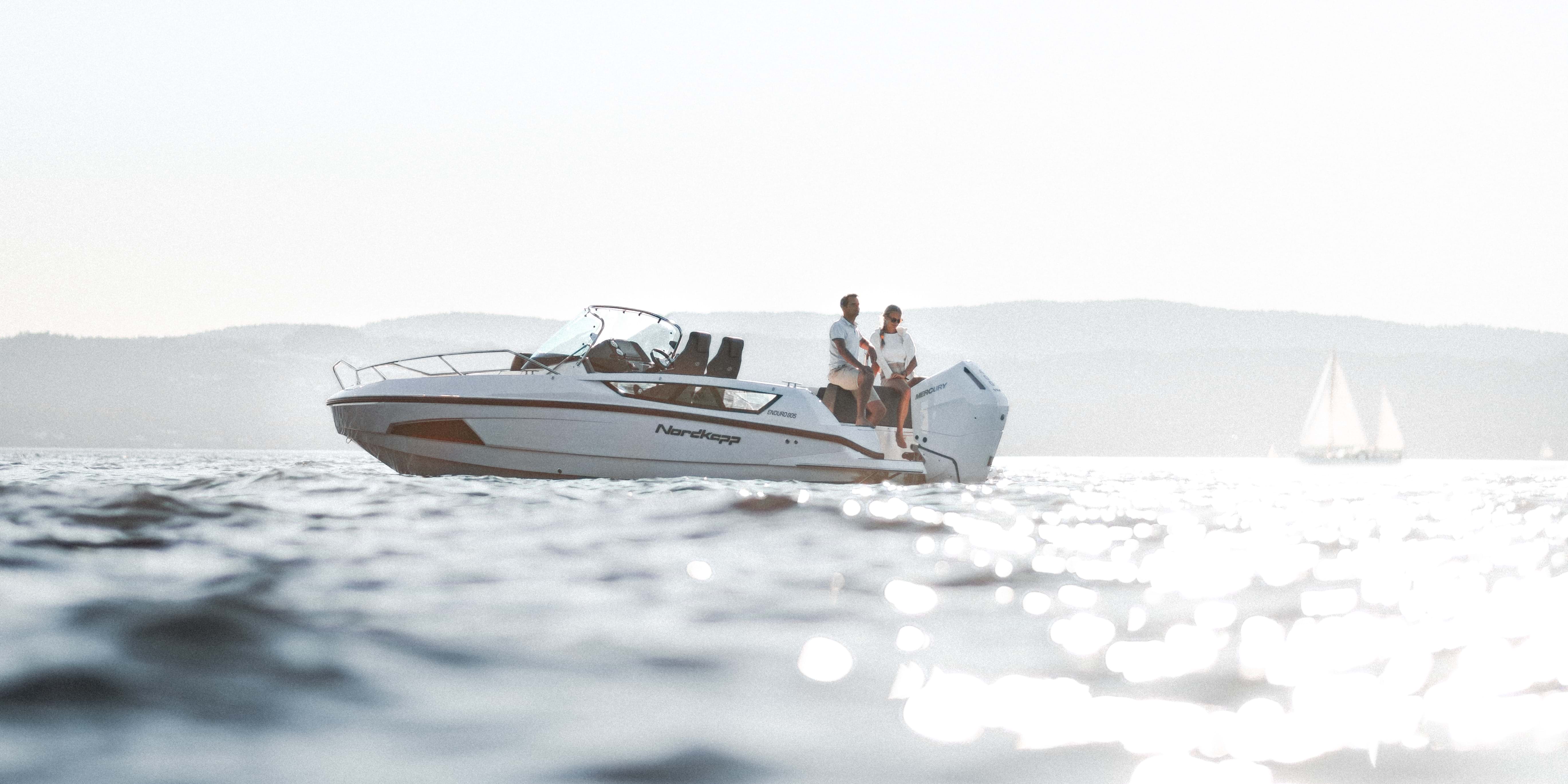Centre console boat: Explore the captivating Enduro 805